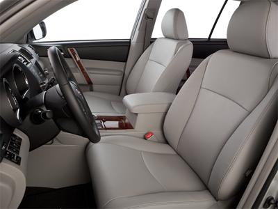2013 Toyota Highlander SE