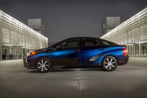 2016_Toyota_Fuel_Cell_Vehicle_0031