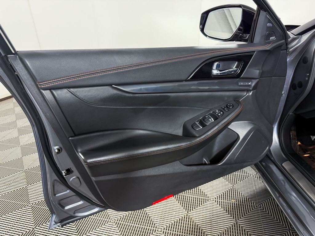2023 Nissan Maxima SR