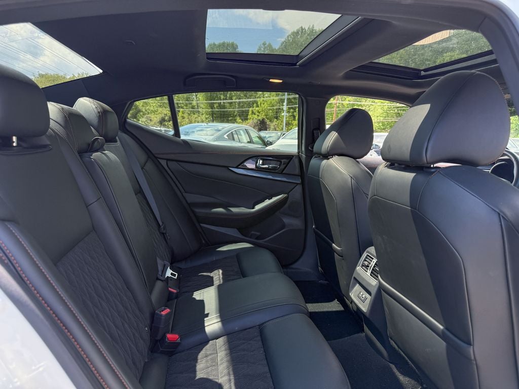 2023 Nissan Maxima SR