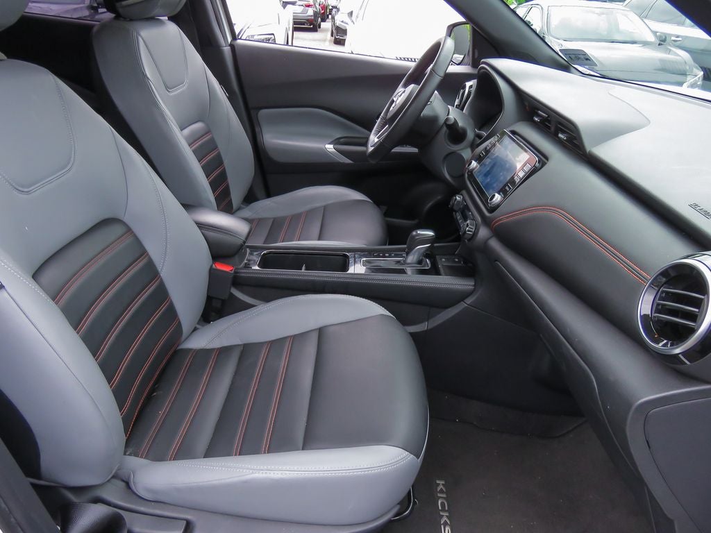 2021 Nissan Kicks SR