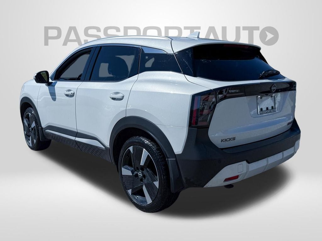 2025 Nissan Kicks SR