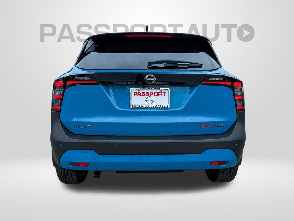 2025 Nissan Kicks SR