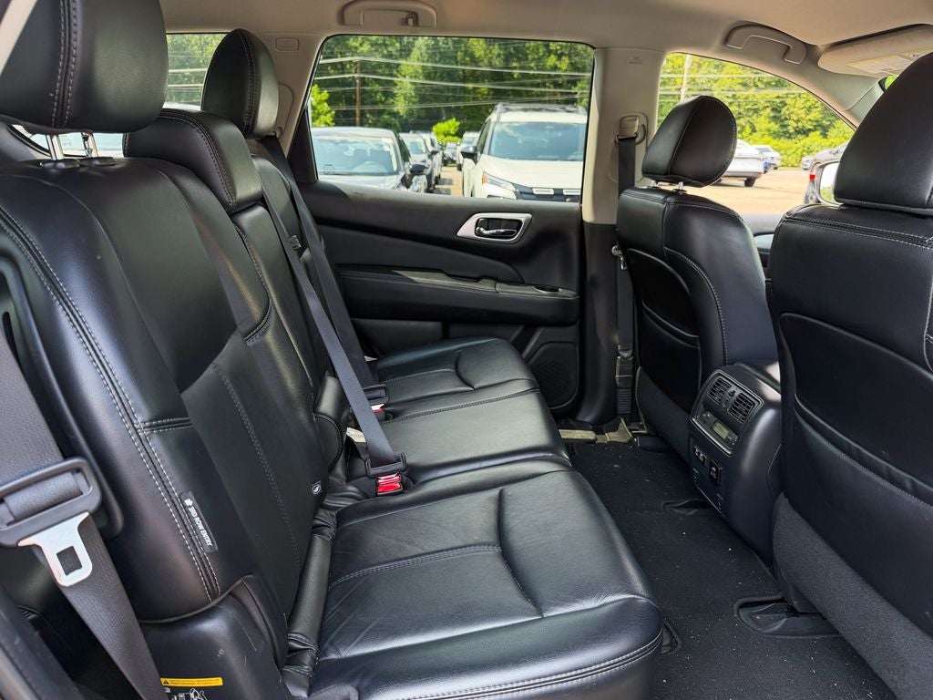 2019 Nissan Pathfinder SL
