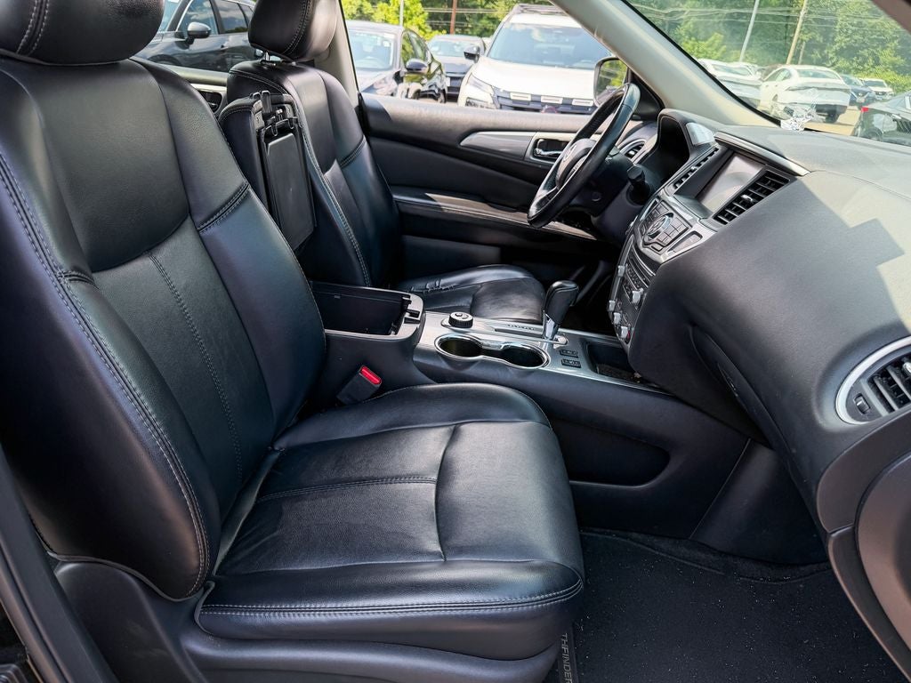 2019 Nissan Pathfinder SL