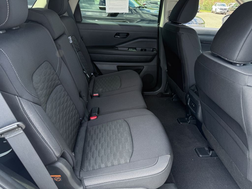 2024 Nissan Pathfinder S
