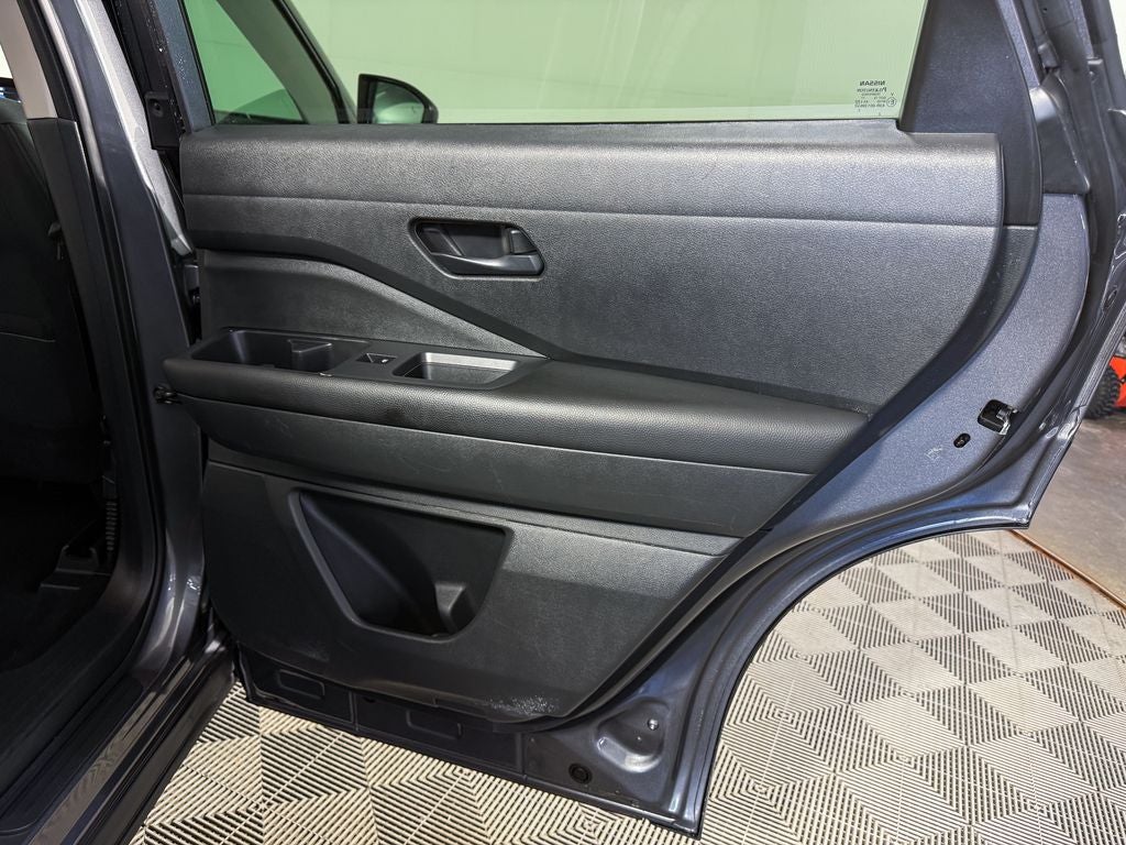 2024 Nissan Pathfinder S