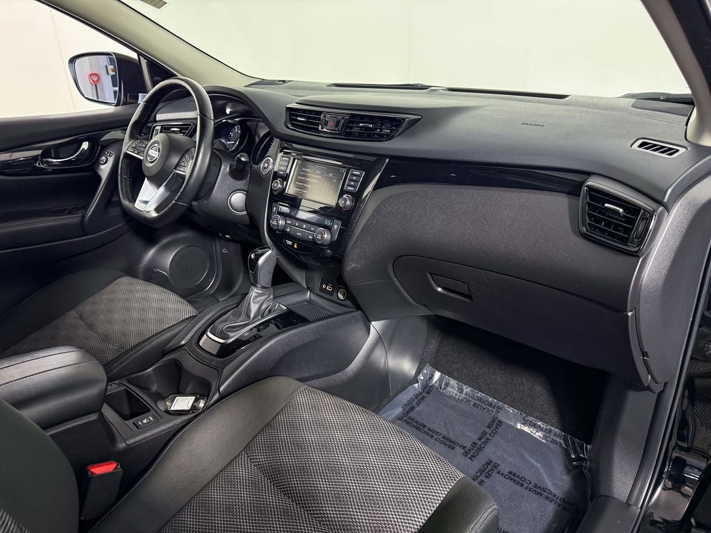 2022 Nissan Rogue Sport SV