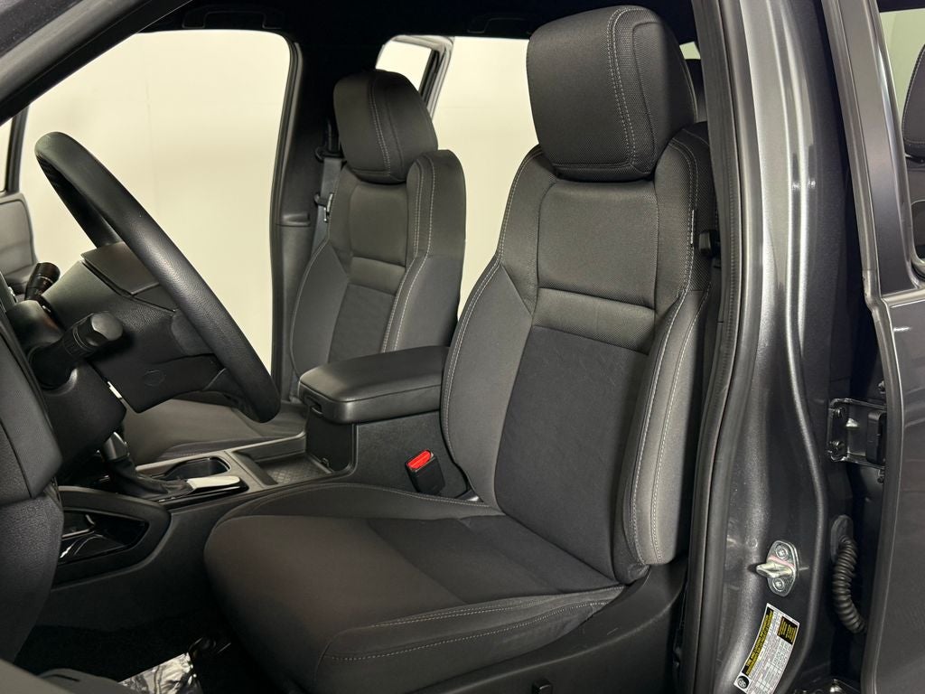 2023 Nissan Frontier SV Midnight Edition