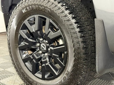 2023 Nissan Frontier SV Midnight Edition