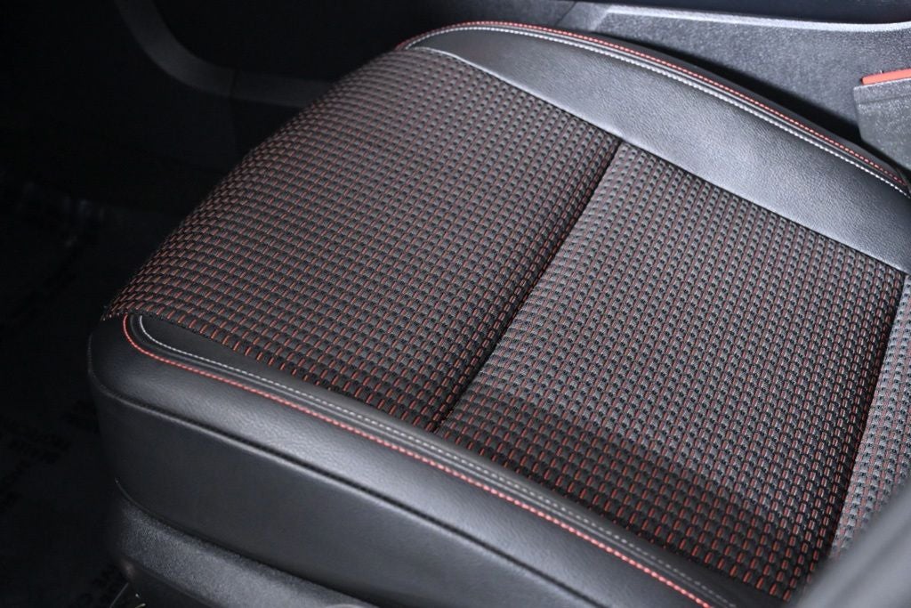 2025 Nissan Kicks SR Nissan Certified