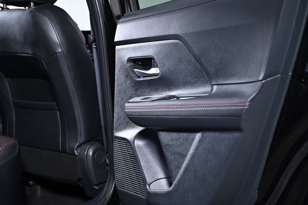 2025 Nissan Kicks SR Nissan Certified