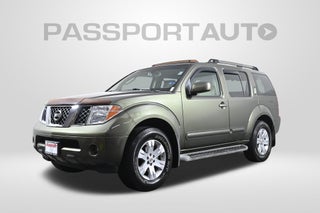 2005 Nissan Pathfinder LE