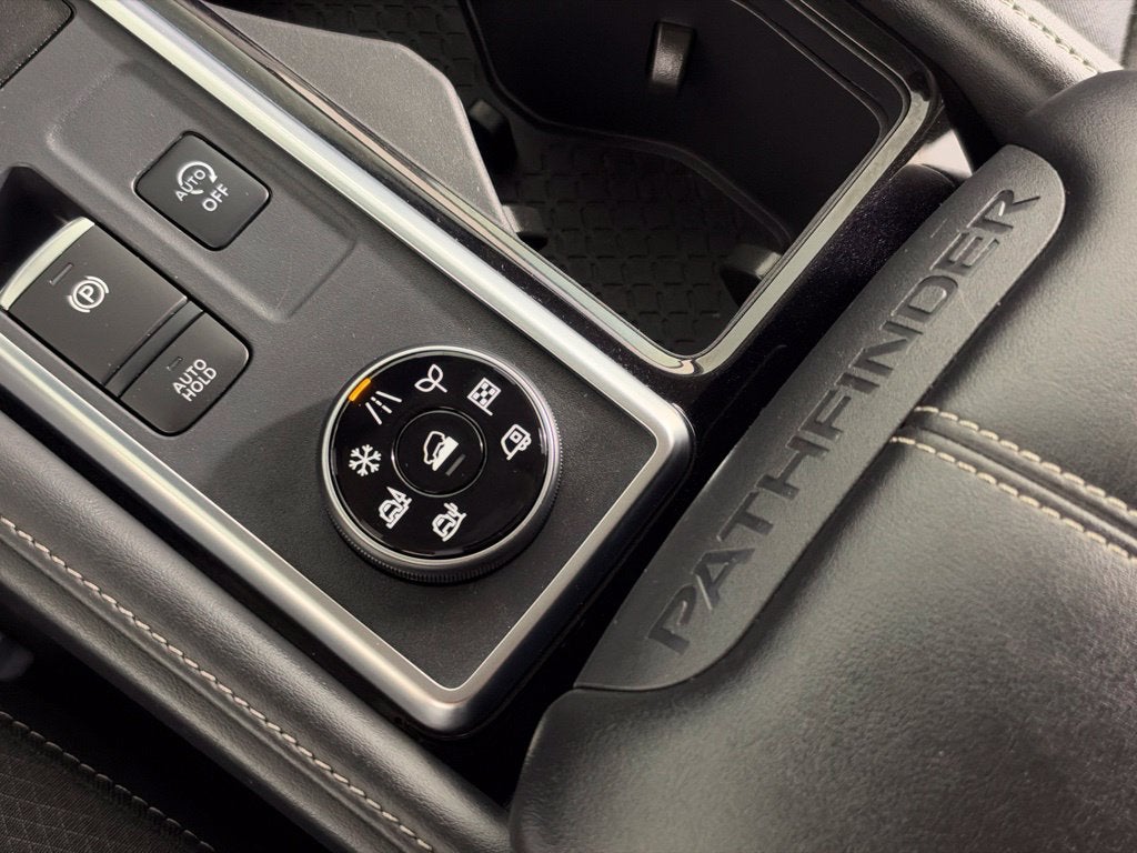 2023 Nissan Pathfinder SV Nissan Certified