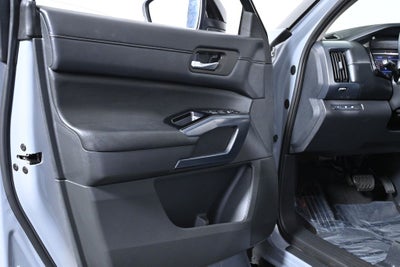 2024 Nissan Pathfinder SL Nissan Certified