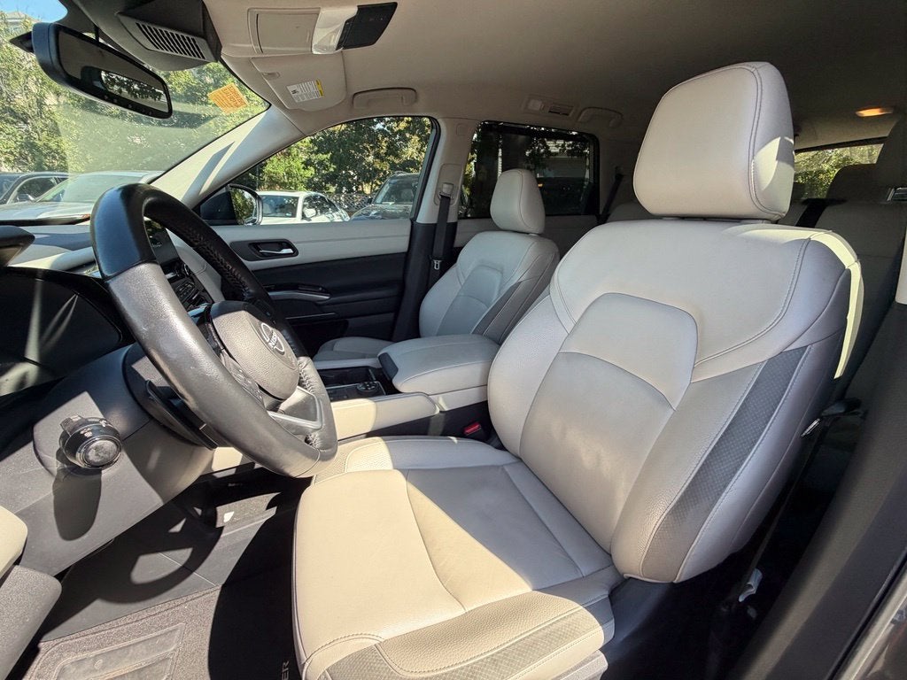 2022 Nissan Pathfinder SL
