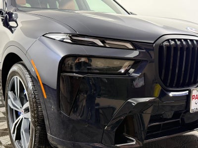 2023 BMW X7 M60i