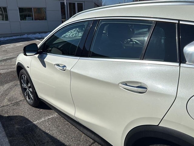 2019 INFINITI QX30 LUXE