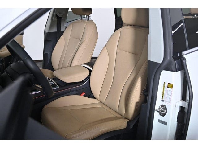 2023 Audi Q8 Premium Plus