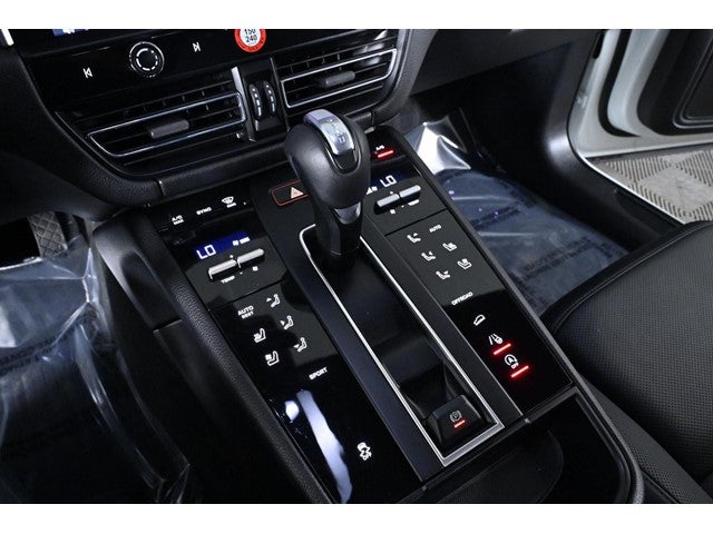 2024 Porsche Macan T