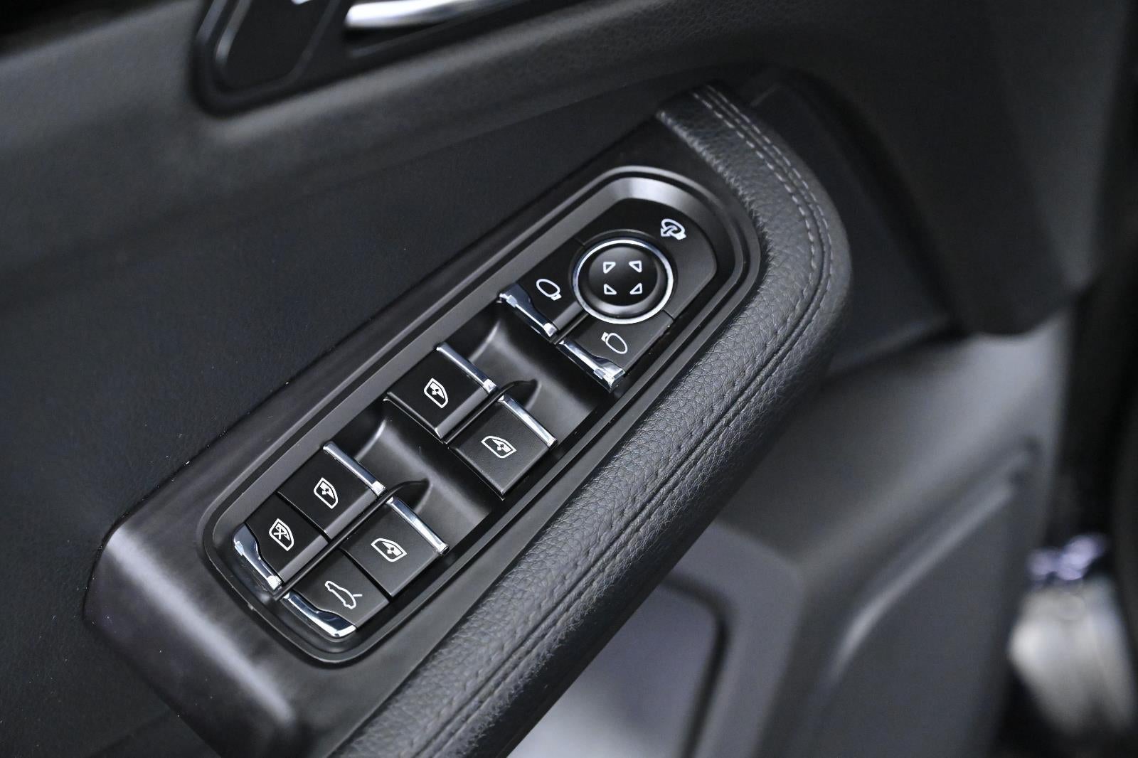 2022 Porsche Macan AWD