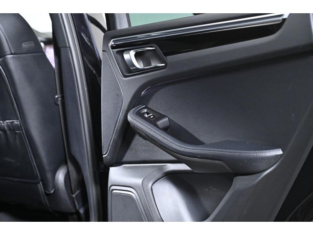 2022 Porsche Macan AWD