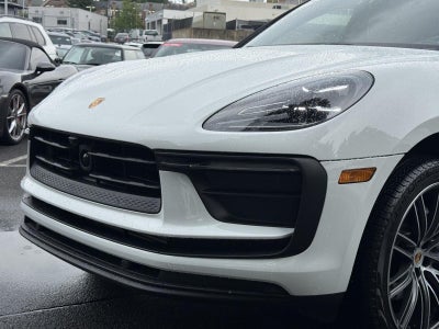 2025 Porsche Macan AWD