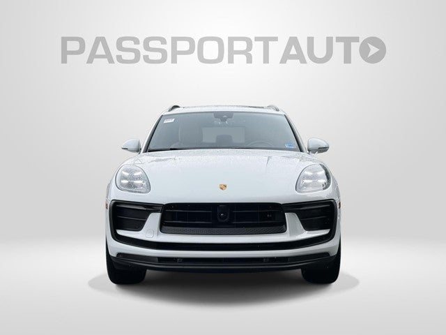 2025 Porsche Macan AWD