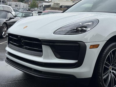 2025 Porsche Macan AWD