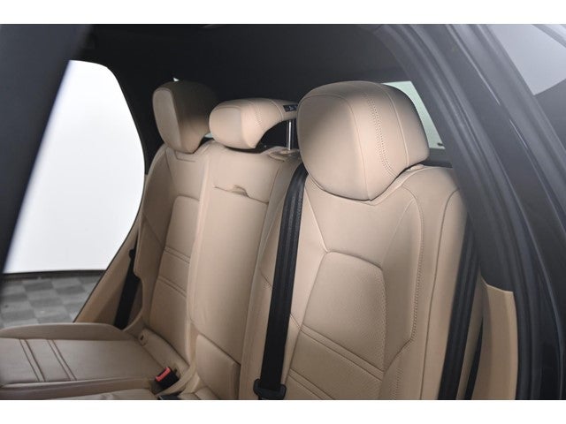2023 Porsche Cayenne Base