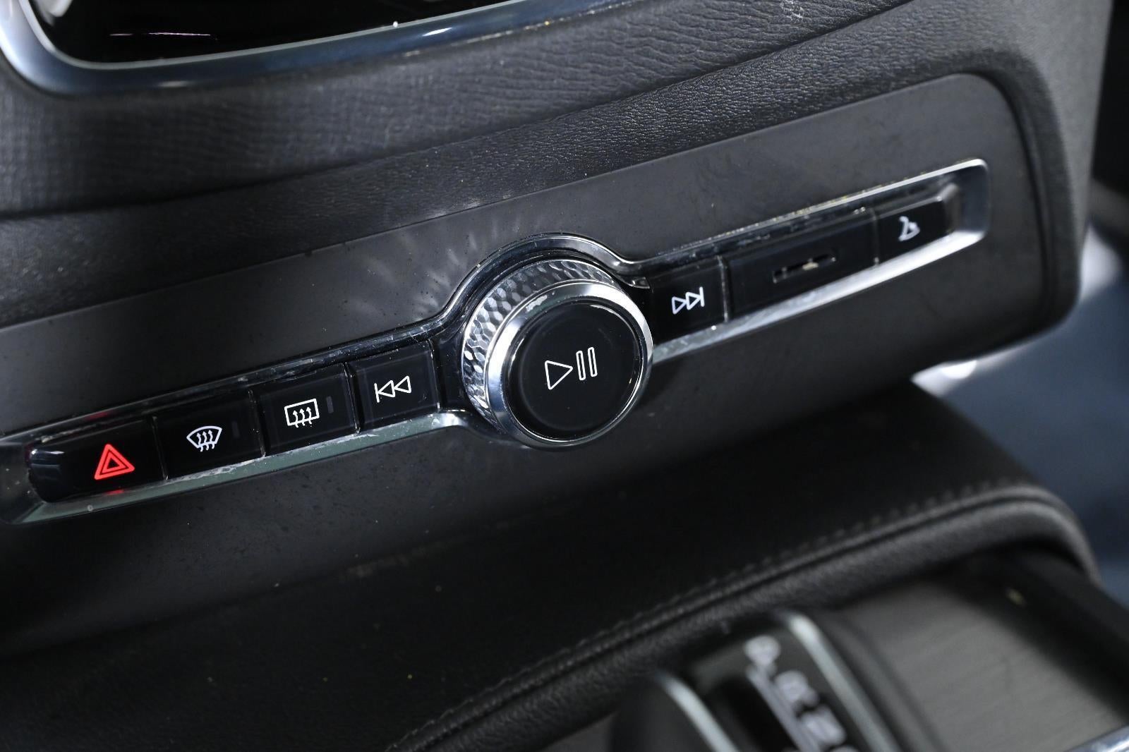 2022 Volvo XC90 Momentum