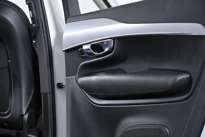 2022 Volvo XC90 Momentum