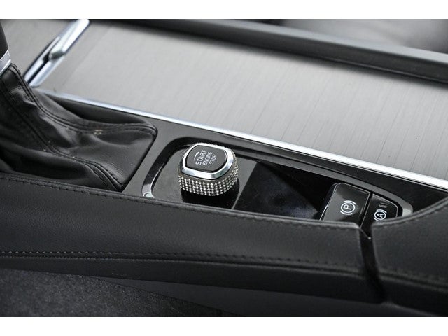 2022 Volvo XC90 Momentum