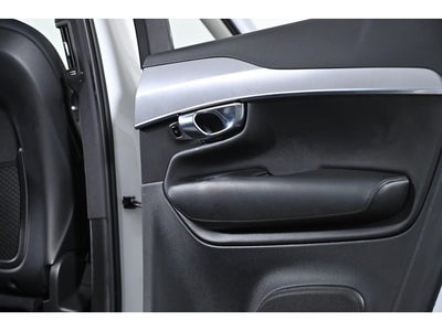 2022 Volvo XC90 Momentum