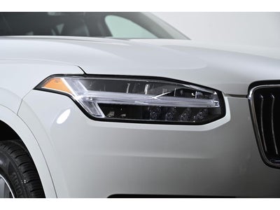 2022 Volvo XC90 Momentum