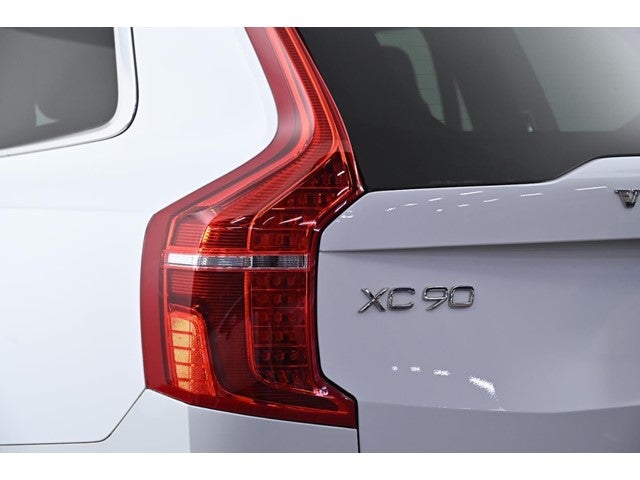 2022 Volvo XC90 Momentum