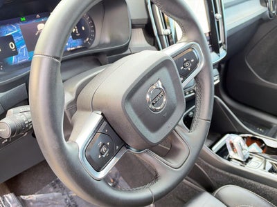 2023 Volvo XC40 Plus Bright Theme