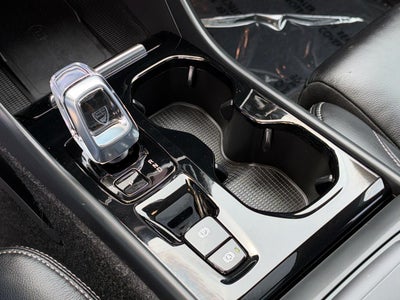 2023 Volvo XC40 Plus Bright Theme