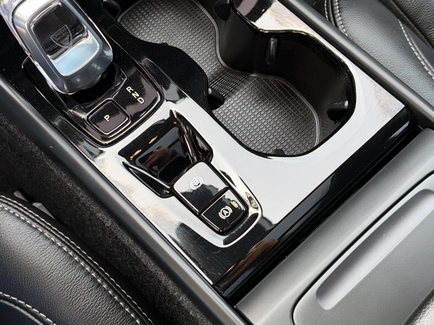 2023 Volvo XC40 Plus Bright Theme