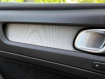 2023 Volvo XC40 Plus Bright Theme