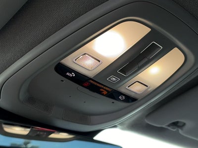 2023 Volvo XC40 Plus Bright Theme