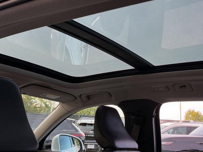 2023 Volvo XC40 Plus Bright Theme