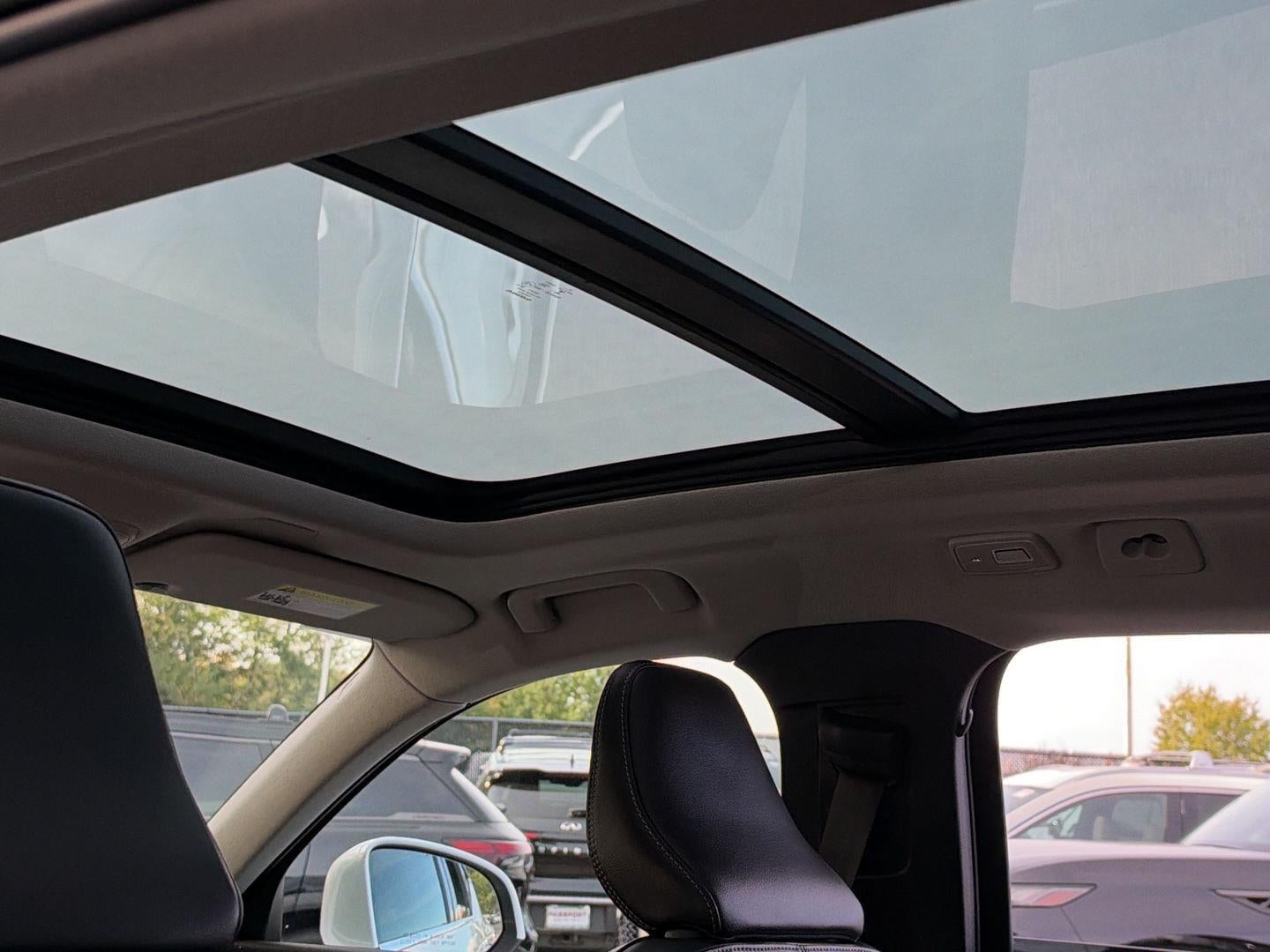 2023 Volvo XC40 Plus Bright Theme