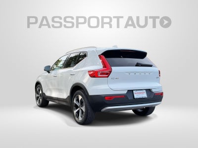 2023 Volvo XC40 Plus Bright Theme