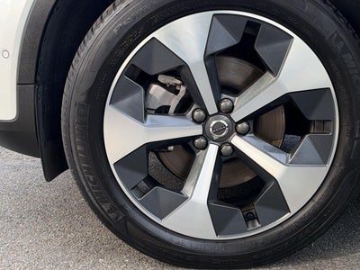 2023 Volvo XC40 Plus Bright Theme