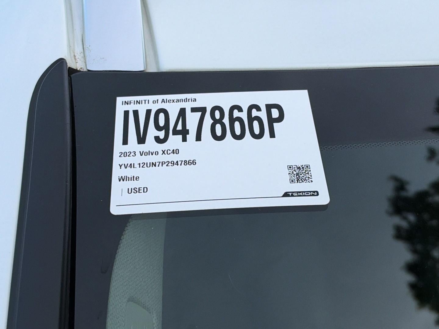 2023 Volvo XC40 Plus Bright Theme