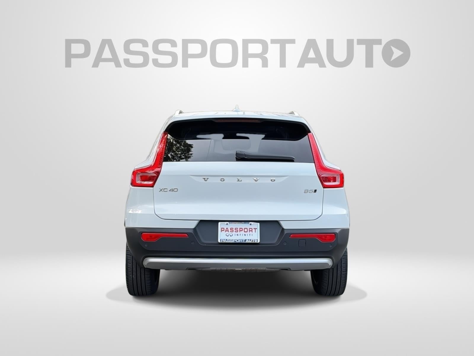 2023 Volvo XC40 Plus Bright Theme