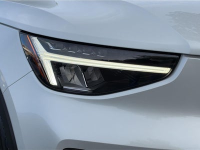 2023 Volvo XC40 Plus Bright Theme