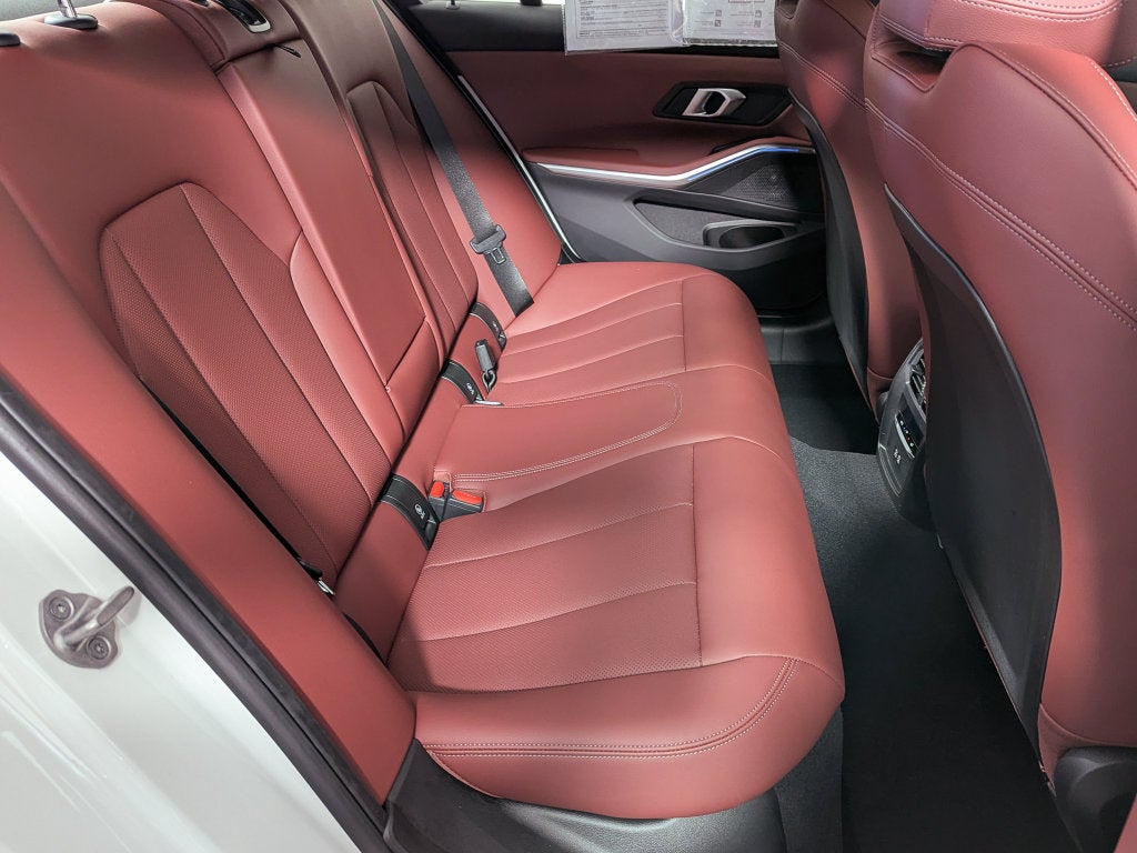 2025 BMW 3 Series 330i xDrive