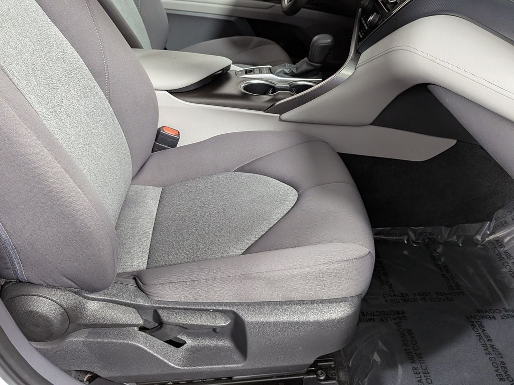 2022 Toyota Camry Hybrid LE